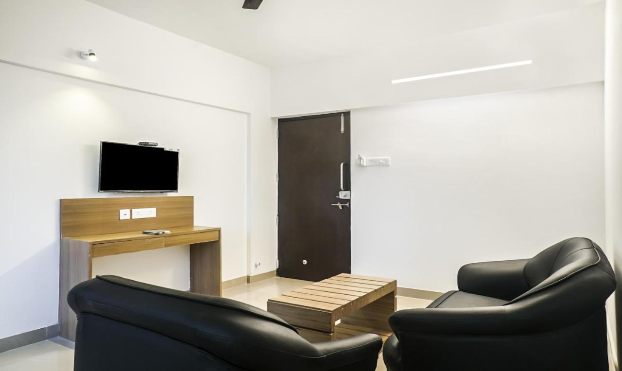 Treebo Luxe Suite, Shivaji Nagar Púna Kültér fotó