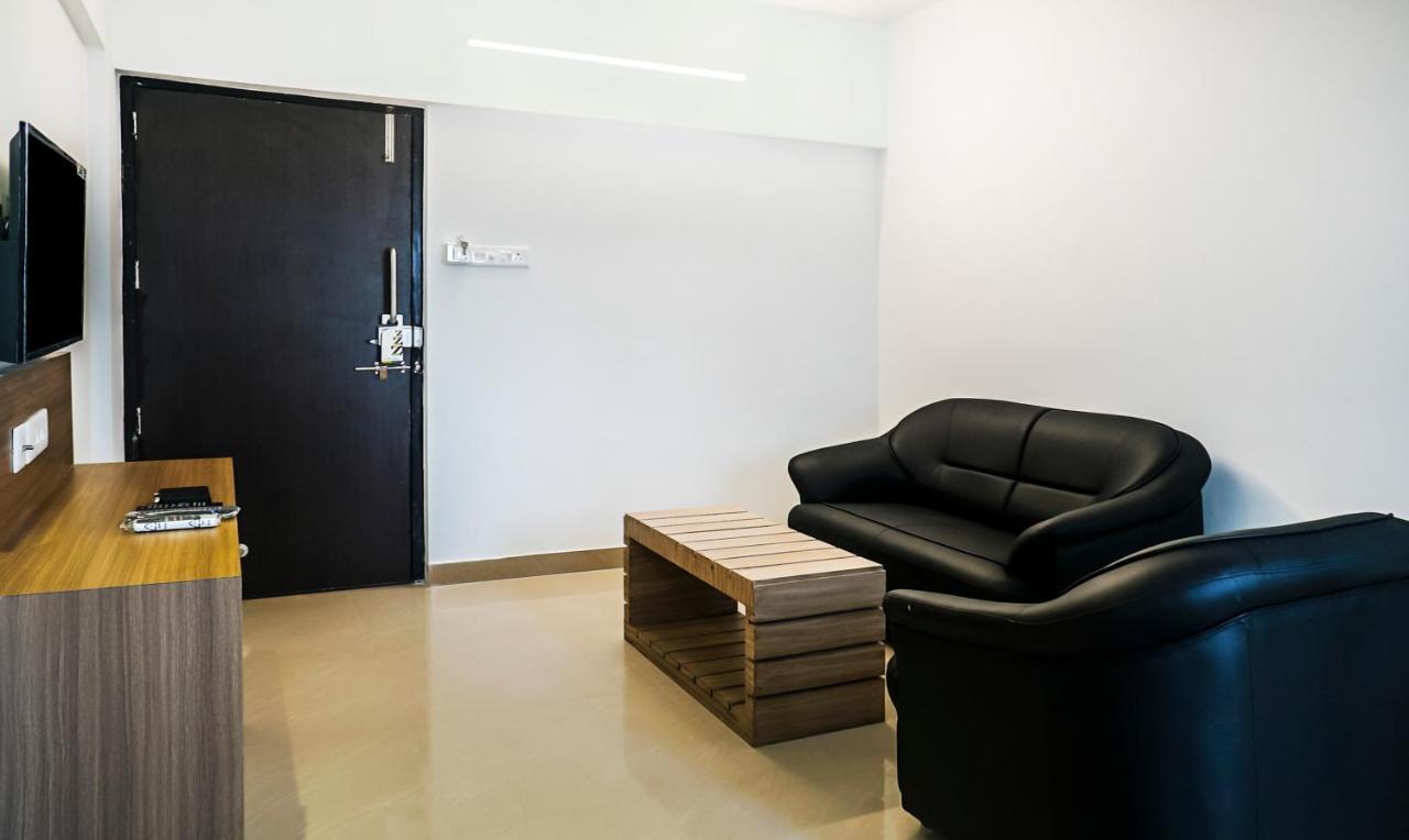 Treebo Luxe Suite, Shivaji Nagar Púna Kültér fotó
