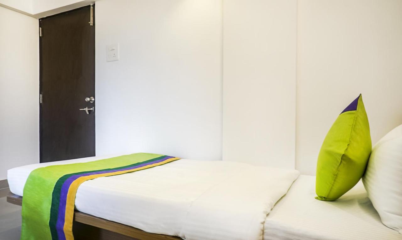 Treebo Luxe Suite, Shivaji Nagar Púna Kültér fotó